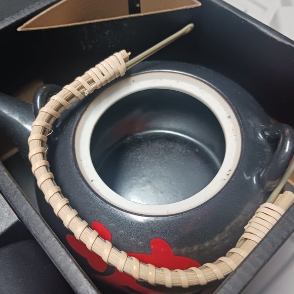 NWT! ASIAN Tea Set (Teapot & 4 Teacups) - Picture 3 of 7